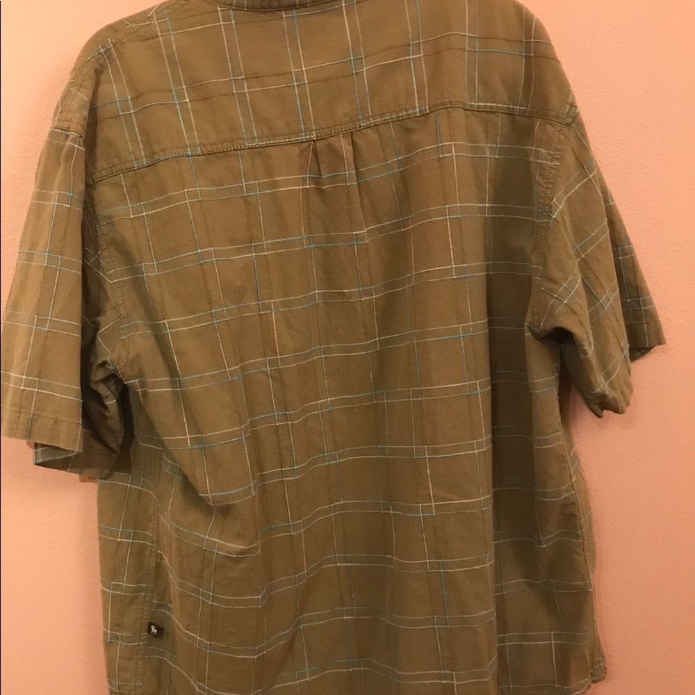 Button up top - Picture 2 of 3